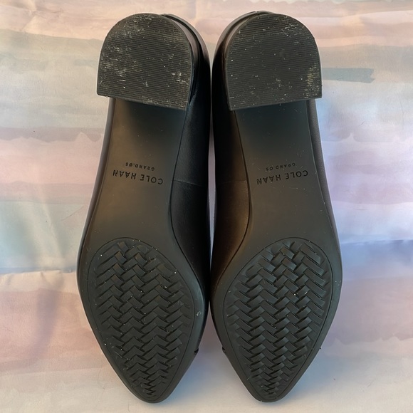 GUC w/box Cole Haan the go to pump in black leather - Picture 5 of 7